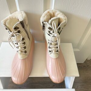 Sperry snow boots size 8